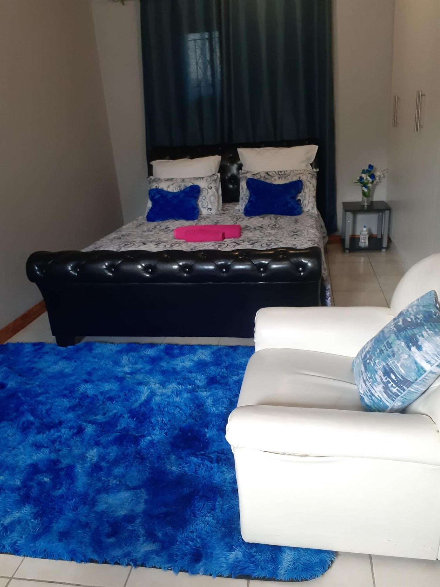 Ruros Guest House Kempton Park Esterno foto